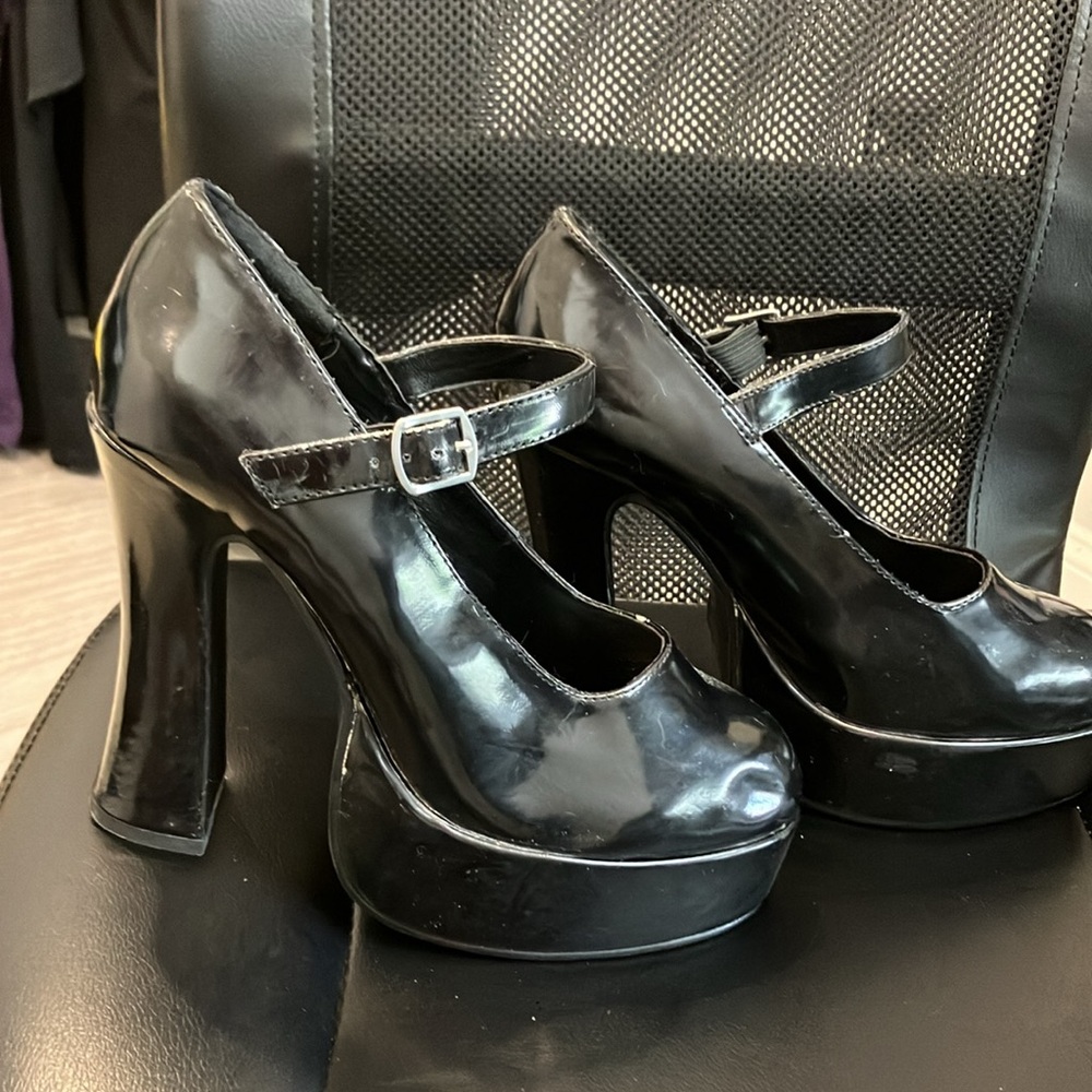 Black Maryjane platforms